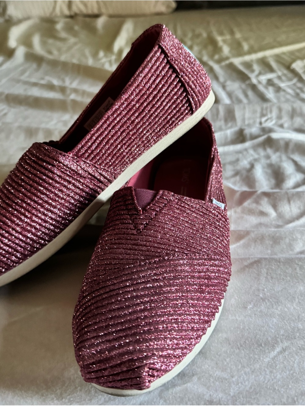 TOMS Glitter Ribbed Slip-Ons in Metallic Raspberry Pink - Picture 4 of 8